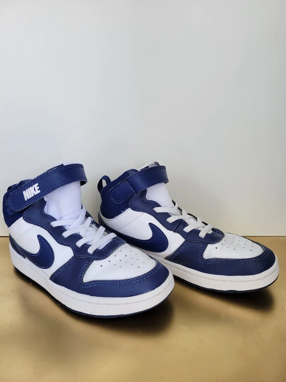 Nike Kids High-Top Sneakers in Navy and White Size 1Y